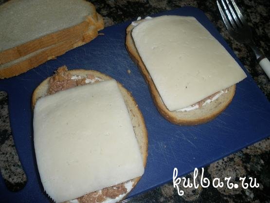 Мой любимый бутерброд — тост с тунцом и сыром
